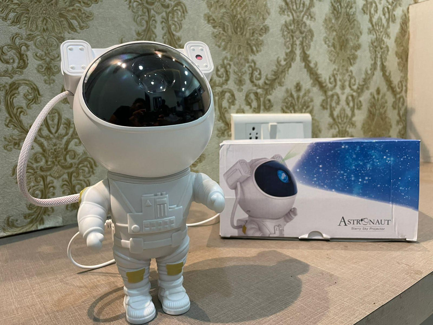 Astronaut-Themed Galaxy Light Projector with Remote and 360° Rotating Head